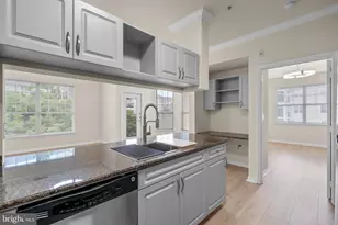 12933 Centre Park Cir, Herndon, VA 20171 - Photo 15