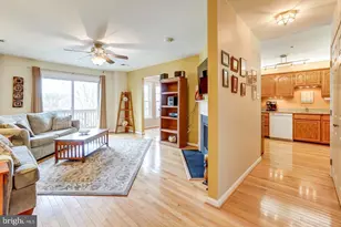11707 Tumbrel Ct, Fairfax, VA 22030 - Photo 9