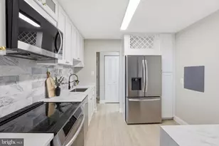 2311 Pimmit Dr, Falls Church, VA 22043 - Photo 15