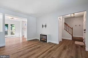 10413 Todman Landing Ct, Burke, VA 22015 - Photo 7