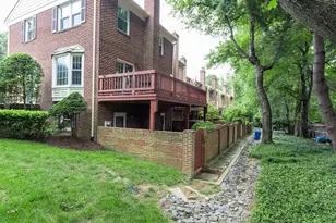 6859 Williamsburg Pond Ct, Falls Church, VA 22043 - Photo 3