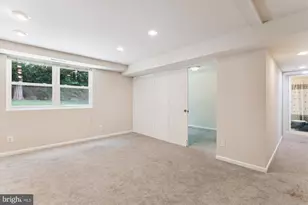 6916 Southridge Dr, McLean, VA 22101 - Photo 37