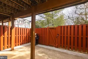 5957 Earlston Ct, Alexandria, VA 22315 - Photo 7