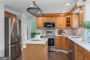 12306 Streamvale Cir, Herndon, VA 20170 - Photo 13
