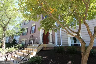 12102 Green Leaf Ct, Fairfax, VA 22033 - Photo 1