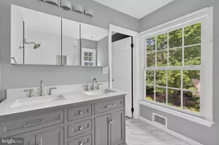 8811 Hayload Ct, Springfield, VA 22153 - Photo 23