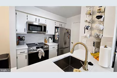 6904 Victoria Drive #L, Alexandria, VA 22310 - Photo 7