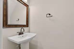 6055 Wicker Ln, Centreville, VA 20121 - Photo 15