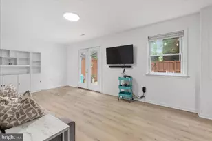 8174 Electric Ave, Vienna, VA 22182 - Photo 17