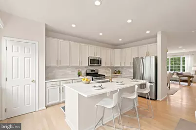 14679 Seasons Drive, Centreville, VA 20120 - Photo 5