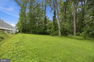 8419 Wesleyan St, Vienna, VA 22180 - Photo 7