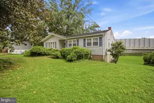 8419 Wesleyan St, Vienna, VA 22180 - Photo 3