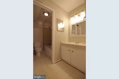 1662 Parkcrest Circle #400, Reston, VA 20190 - Photo 19