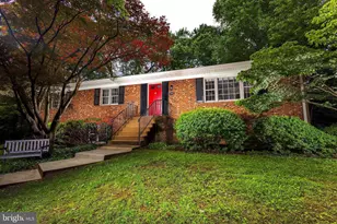 9908 Minburn St, Great Falls, VA 22066 - Photo 1