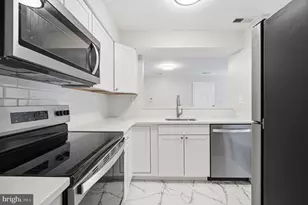 6911 Mary Caroline Cir, Alexandria, VA 22310 - Photo 11