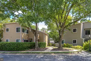 11017 Villaridge Ct, Reston, VA 20191 - Photo 3