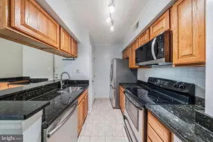 8511 Barrington Ct, Springfield, VA 22152 - Photo 15