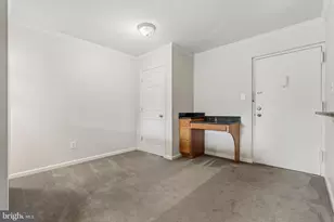 8511 Barrington Ct, Springfield, VA 22152 - Photo 5