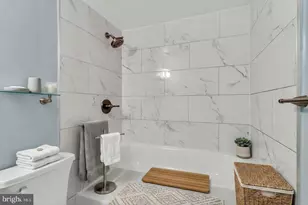 9710 Kingsbridge Dr, Fairfax, VA 22031 - Photo 7