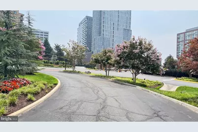 8330 Greensboro Drive #06/0003, McLean, VA 22102 - Photo 3