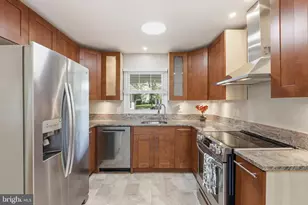 4140 Point Hollow Ln, Fairfax, VA 22033 - Photo 11