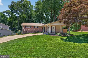 5010 Gainsborough Dr, Fairfax, VA 22032 - Photo 3