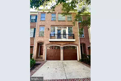 116 Herndon Mill Circle, Herndon, VA 20170 - Photo 1