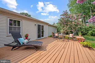 2669 Fanieul Hall Ct, Herndon, VA 20171 - Photo 9