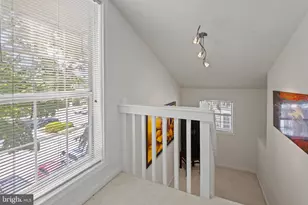10178 Oakton Terrace Rd, Oakton, VA 22124 - Photo 5