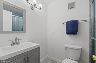 10178 Oakton Terrace Rd, Oakton, VA 22124 - Photo 9
