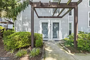 10178 Oakton Terrace Rd, Oakton, VA 22124 - Photo 3