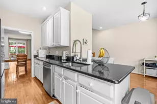 13967 Gill Brook Ln, Centreville, VA 20121 - Photo 9