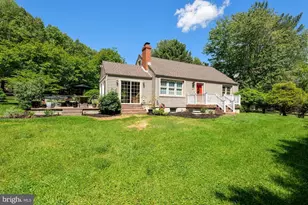 636 Walker Rd, Great Falls, VA 22066 - Photo 7