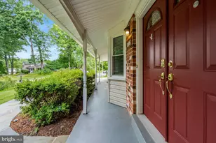 6717 Reynard Dr, Springfield, VA 22152 - Photo 3