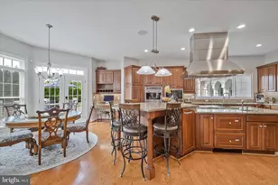 9107 Dara Ln, Great Falls, VA 22066 - Photo 9