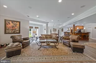 9107 Dara Ln, Great Falls, VA 22066 - Photo 33