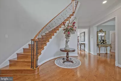 9107 Dara Lane, Great Falls, VA 22066 - Photo 5
