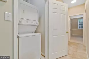 1319 Garden Wall Ct, Reston, VA 20194 - Photo 15