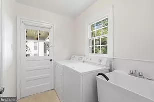 709 McKinley St NE, Vienna, VA 22180 - Photo 37