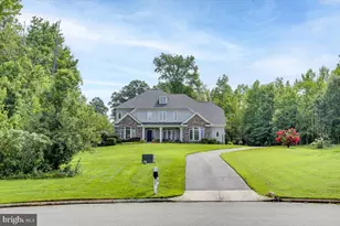8906 Laurel Overlook Dr, Lorton, VA 22079 - Photo 3