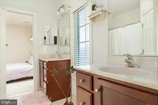 8906 Laurel Overlook Dr, Lorton, VA 22079 - Photo 25