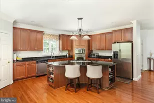 8906 Laurel Overlook Dr, Lorton, VA 22079 - Photo 13