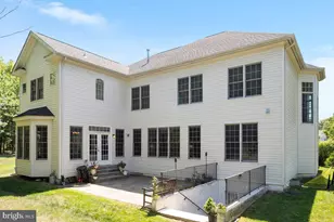 8906 Laurel Overlook Dr, Lorton, VA 22079 - Photo 47