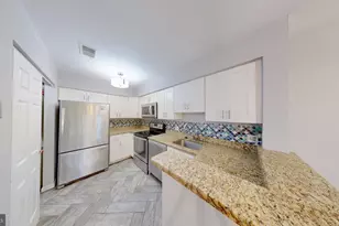 11100 Beaver Trail Ct, Reston, VA 20191 - Photo 3
