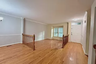 5304 Buxton Ct, Alexandria, VA 22315 - Photo 3
