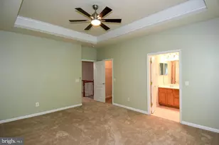 7810 Locust Leaf Ln, Alexandria, VA 22315 - Photo 23