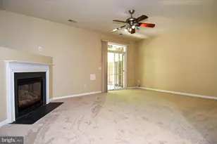7810 Locust Leaf Ln, Alexandria, VA 22315 - Photo 5