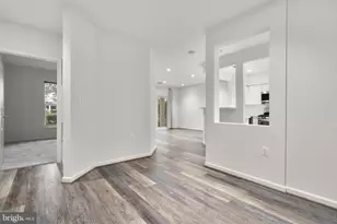 12915 Alton Square, Herndon, VA 20170 - Photo 7