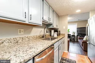 8032 Steeple Chase Ct, Springfield, VA 22153 - Photo 3