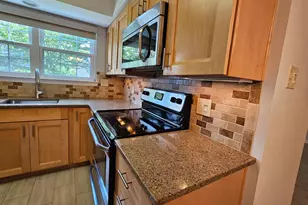 12109 Greenway Ct, Fairfax, VA 22033 - Photo 3